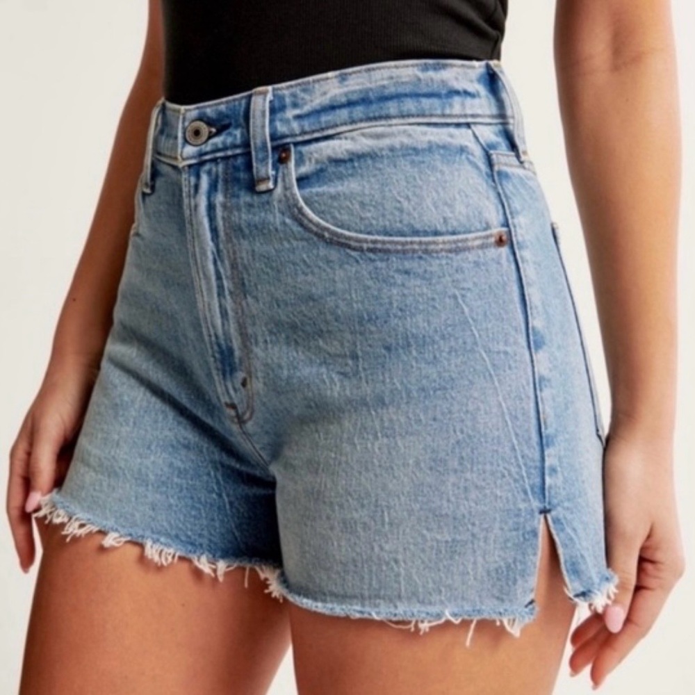 Abercrombie & Fitch cut off mom denim shorts